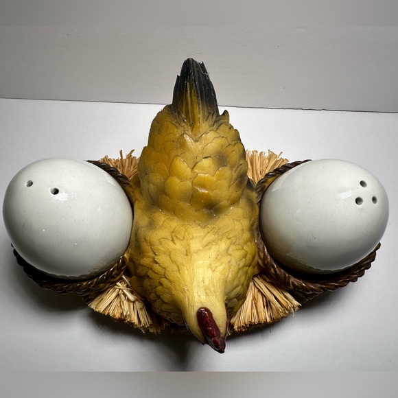 Nesting Hen Stand with Egg Shaped Salt & Pepper Shakers - Picture 8 of 8